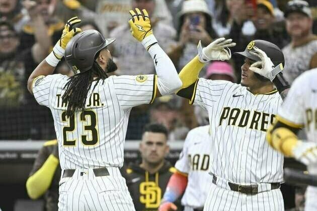 Padres, down 6-0 in first inning, rally to beat Marlins