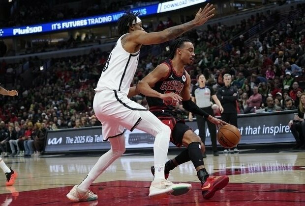 Bulls rally past Nets thanks to Coby White's big night