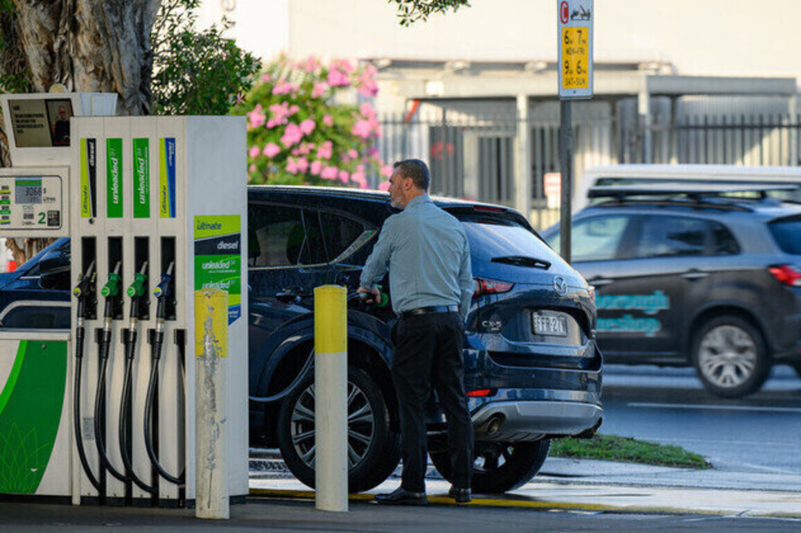 Australian govt faces backlash over ridiculous fuel campaign
