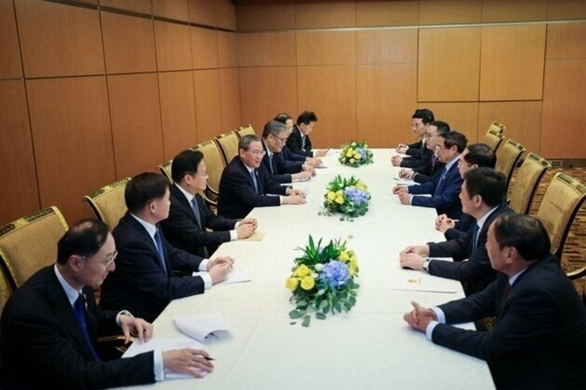 Chinese premier calls for advancing China-Vietnam cooperation