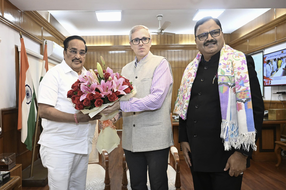 JK CM meets Union Jal Shakti Minister CR Patil, seeks early release of pending JJM funds