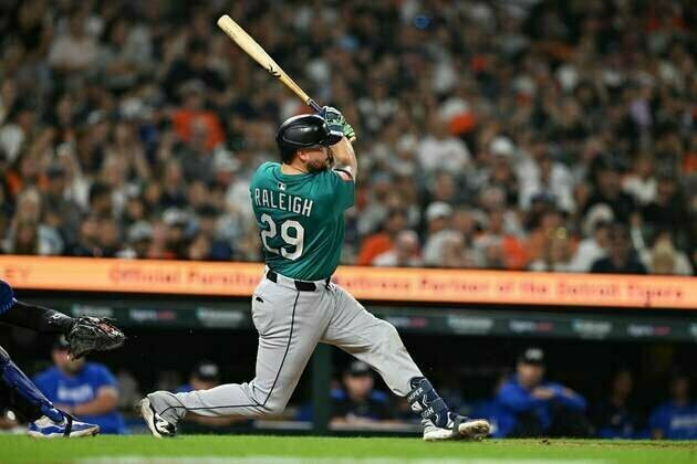 Cal Raleigh smacks two more HRs, Mariners beat Tigers