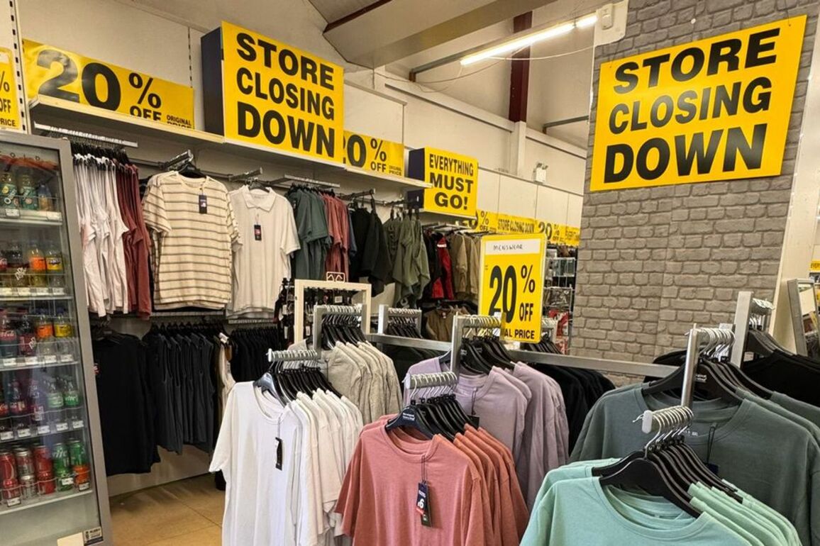 Discount store to shut three Scotland locations as it launches closing down sale