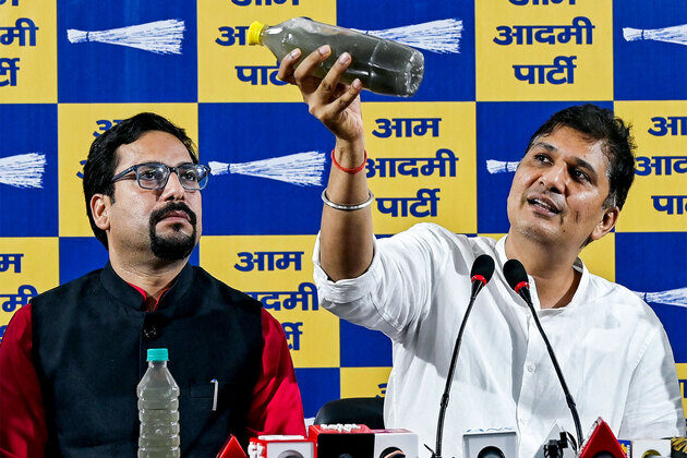 Delhi Police registers FIR against AAP leaders on charges of hurting religious sentiments