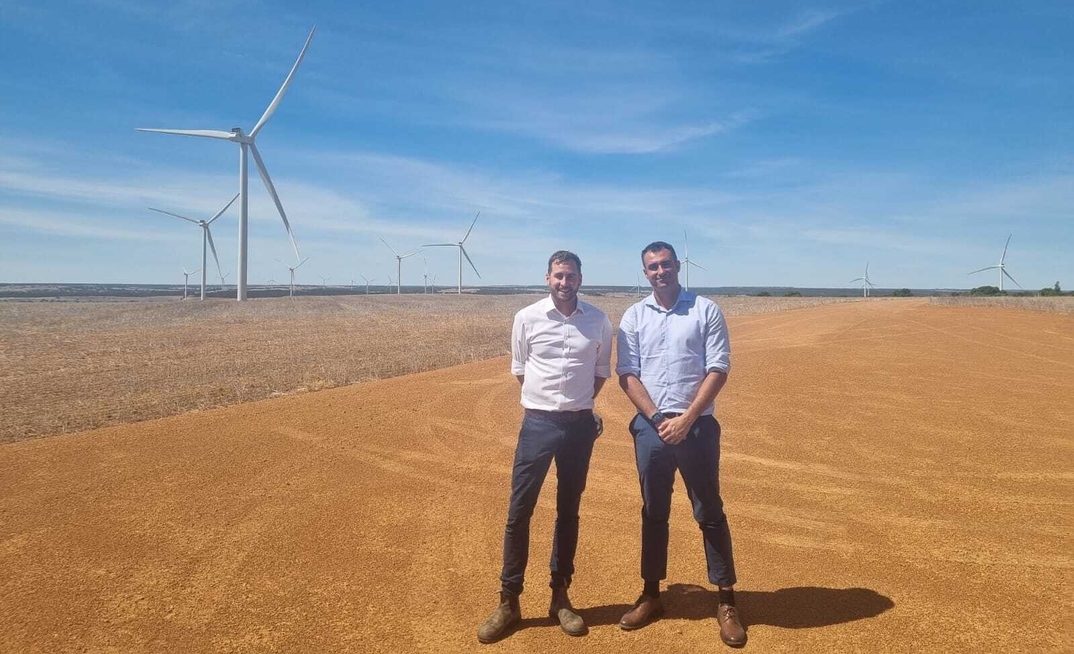 Stephen Archer, CEO of Warradarge (L) and Ildo Agnetti – business development manager Australia, HDF Energy (R)
