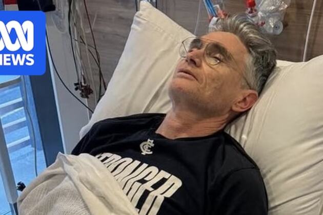 Comedian Dave Hughes in hospital with broken ribs, punctured lung after AFL Legends game