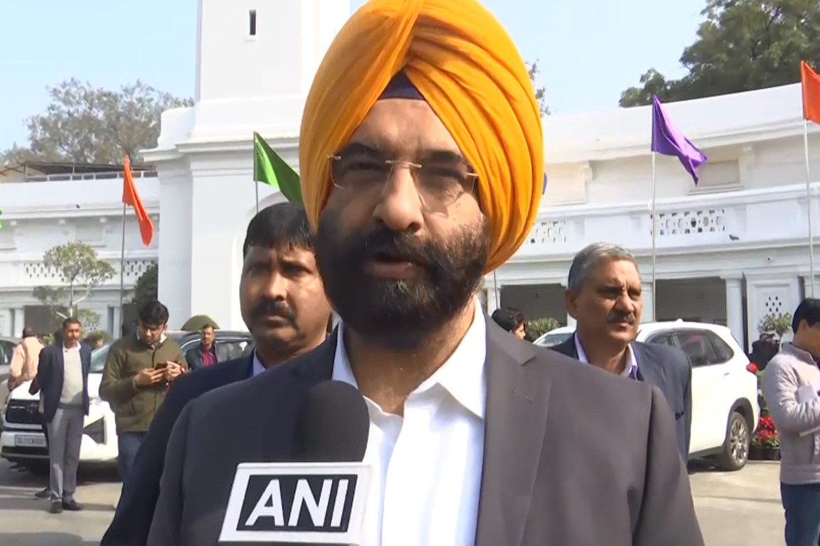 "AAP did nothing for 11 years, now using diversion tactics": Manjinder Sirsa on air pollution proests
