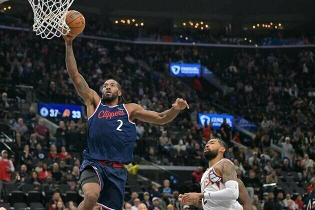 James Harden pours in 30 as Clippers smash Suns