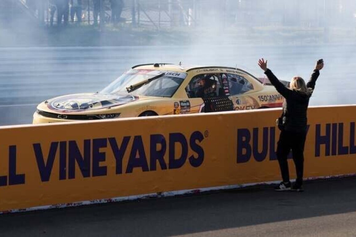 Connor Zilisch passes best buddy on last lap of Mission 200 at the Glen