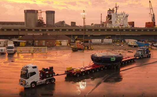 The transfer of the 9m diameter cutter head of the first TBM for the T2D project, from Port Adelaide to the Southern Precinct, necessitated the temporary removal of nine sets of traffic lights