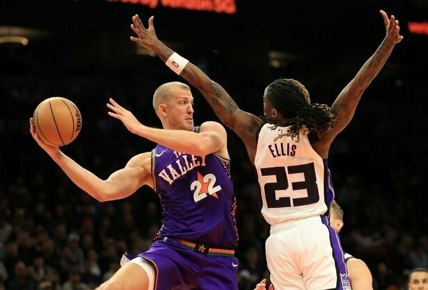 Suns stomp Kings behind 3-point-shooting barrage