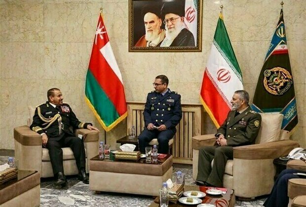 Iran, Oman Consider Enhancing Military Ties