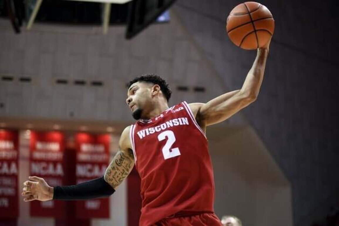 Wisconsin blitzes No. 10 Michigan State, fells another top-10 foe