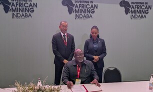 Namibia’s Minister of Industries, Mines and Energy, Modestus Amutse, flanked by Angola’s Minister of Mineral Resources, Petroleum and Gas, Diamantino Pedro Azevedo and Botswana's Minister of Minerals and Energy, Bogolo Joy Kenewendo, at the signing ceremony.