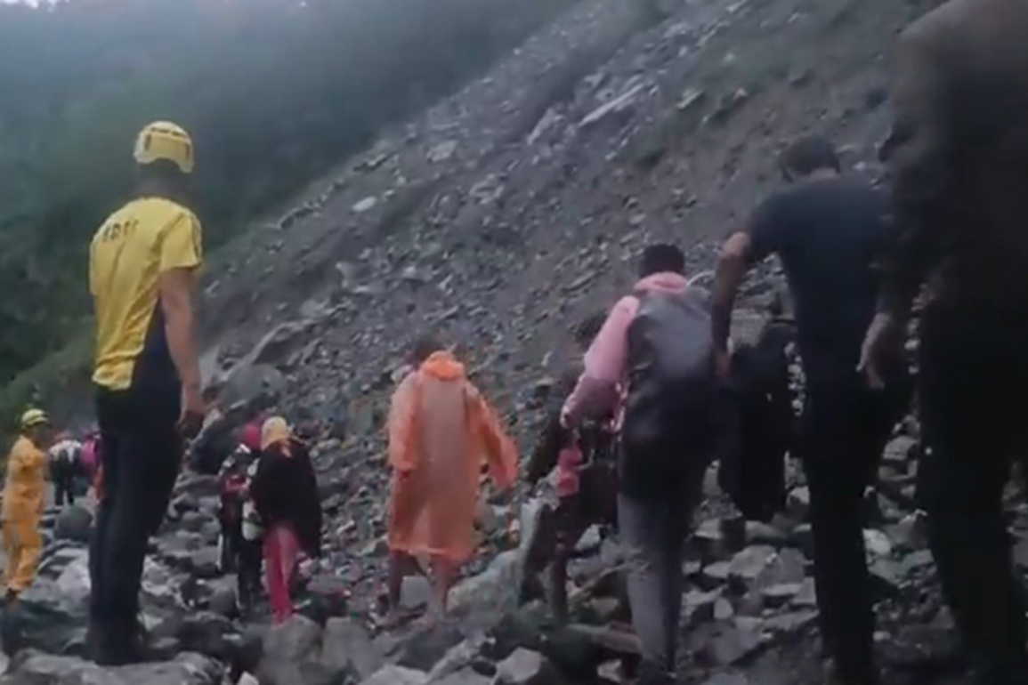 Uttarakhand: Kedarnath Dham Yatra halted amid falling stones