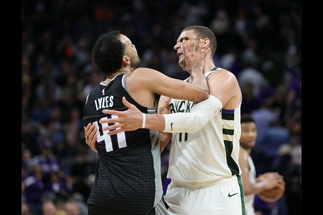 After scrappy ending in Sacramento, Bucks set to battle Suns