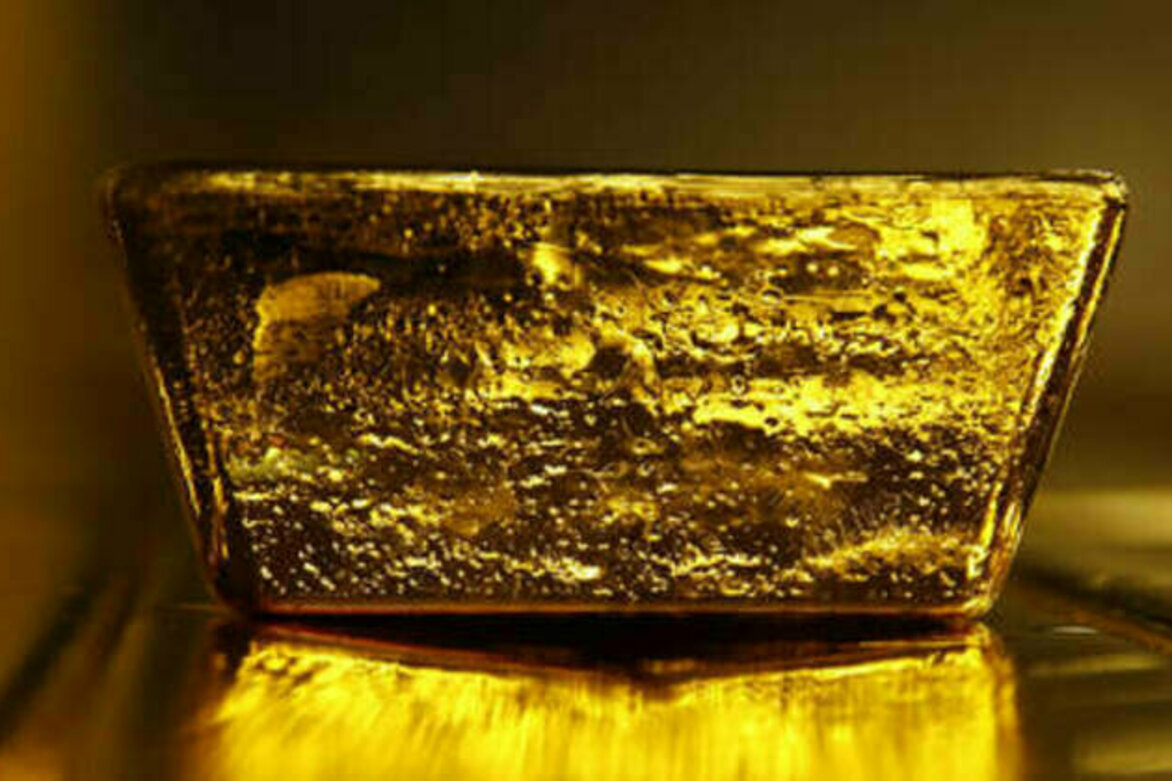Gold price hits historic high