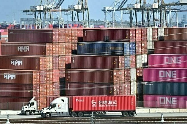 Trump delays tariffs on Mexican, Canadian goods