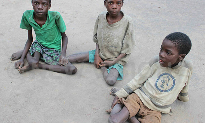 Family with crippled children cries for help Family with crippled children cries for help