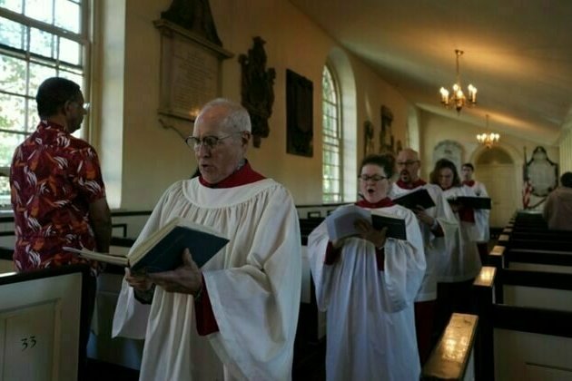 Survey: Decline in number of US Christians is leveling off