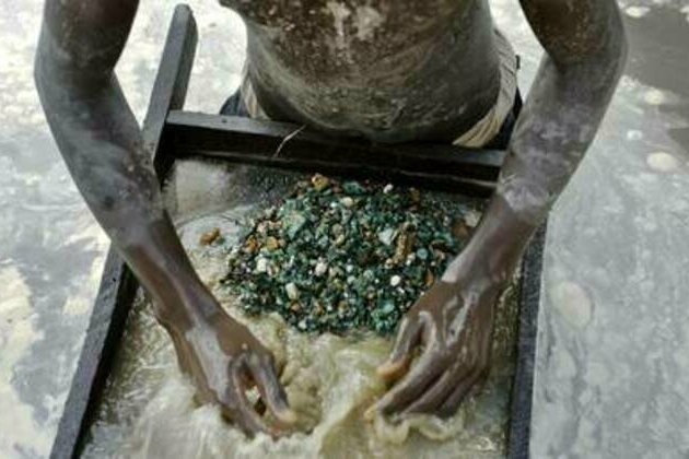 US seeks bigger stake in African state's minerals