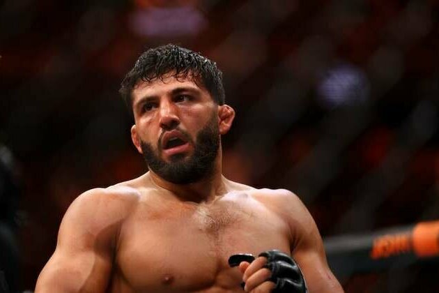 UFC Fight Night Qatar: Arman Tsarukyan earns submission victory in return from extended absence