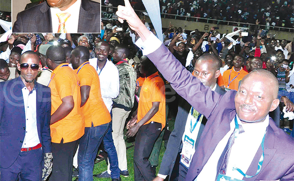 Bugingo mu kusaba okwabadde e Namboole ku ntandikwa y’omwezi guno. Mu katonom ye Paasita Ssennyonga Bugingo mu kusaba okwabadde e Namboole ku ntandikwa y’omwezi guno. Mu katonom ye Paasita Ssennyonga