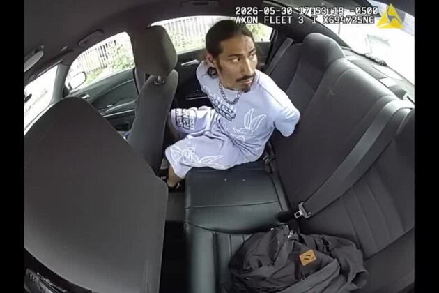Video shows suspect in back of Dallas Police cruiser escape handcuffs, try to drive away