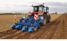 Going minimal with maize with Carre Inro strip till