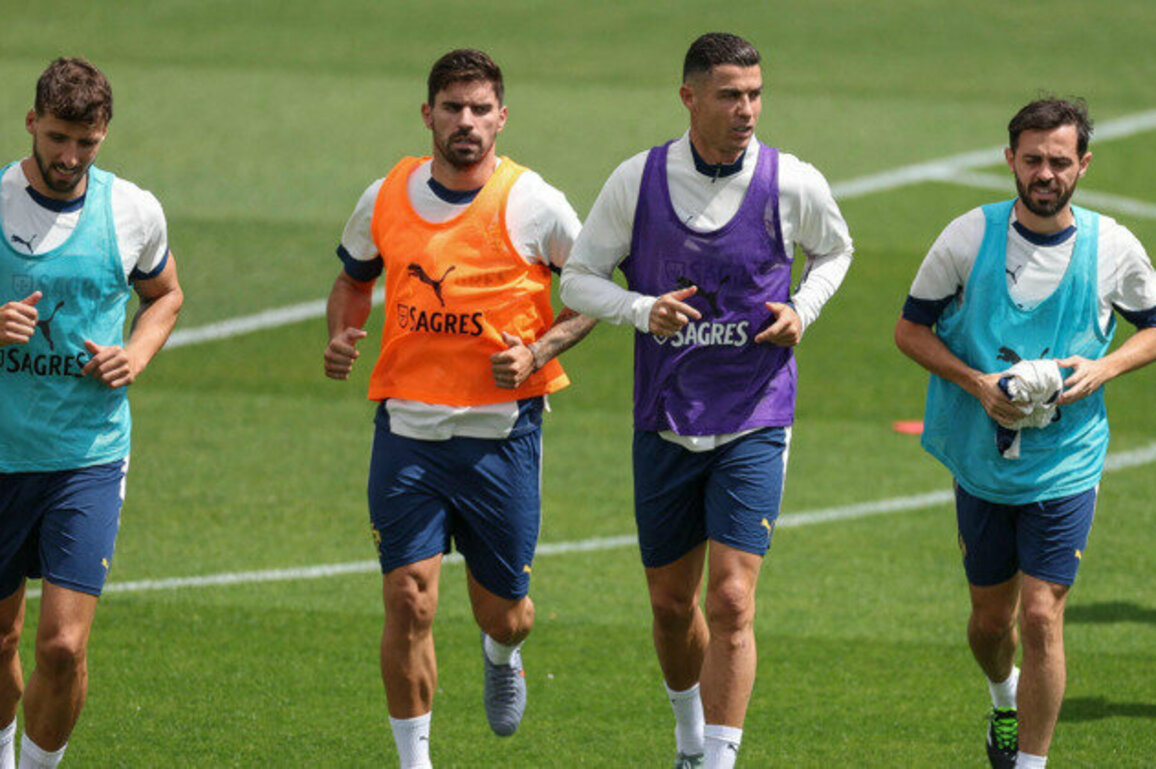 Cristiano Ronaldo trains with Portugal ahead of World Cup qualifiers