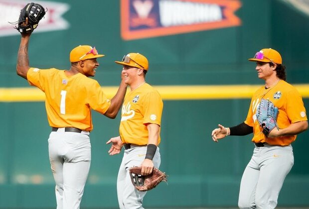 Tennessee downs Florida St., advances to College World Series finals