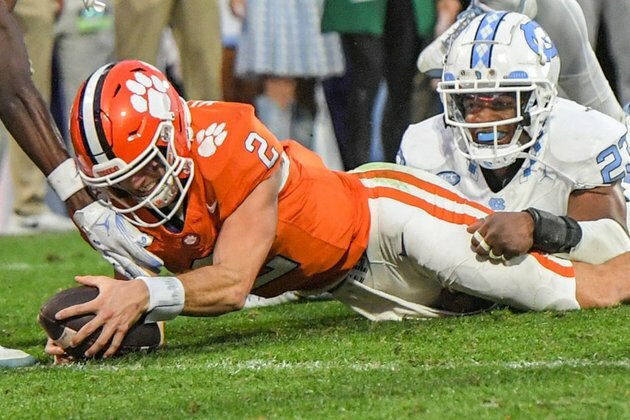 Clemson topples No. 20 North Carolina for third straight win