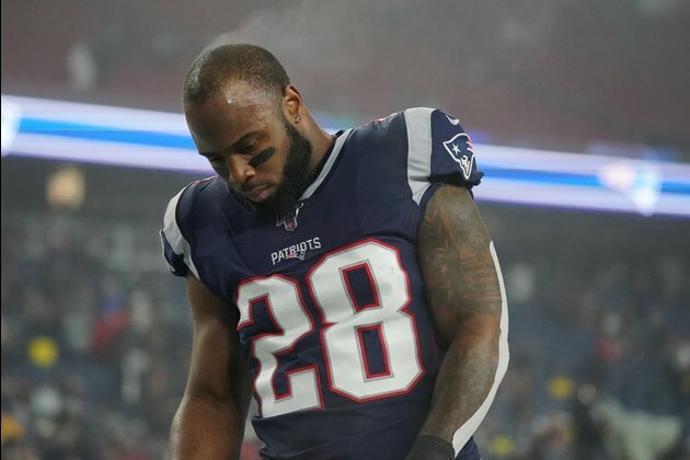 Reports: Pats RB White's father killed in car crash