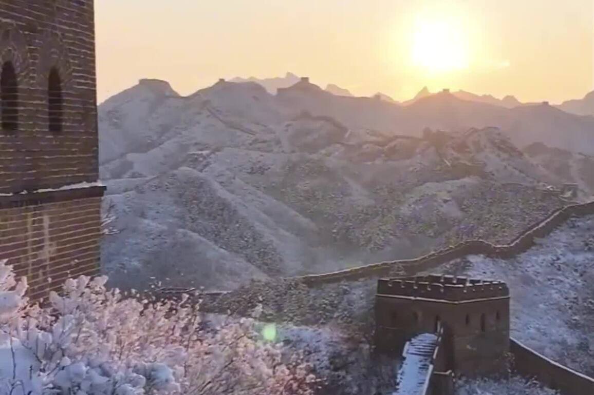 FlyOverChina | Jinshanling section of the Great Wall after snowfall