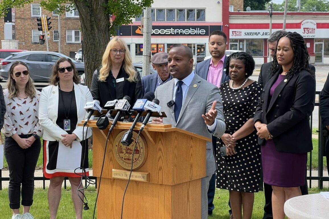 Milwaukee Asks Again for Red Light Cameras To Nab Speeders   Urban Milwaukee