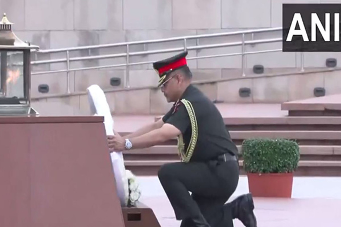Lt Gen Pushpendra Singh lays wreath at National War Memorial after assuming charge as Vice Chief of Army Staff