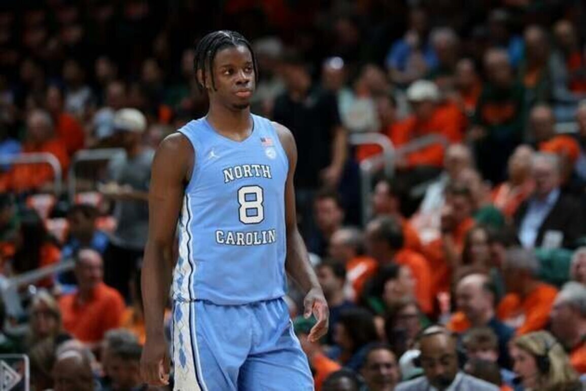 UNC star freshman Caleb Wilson sidelined with broken hand