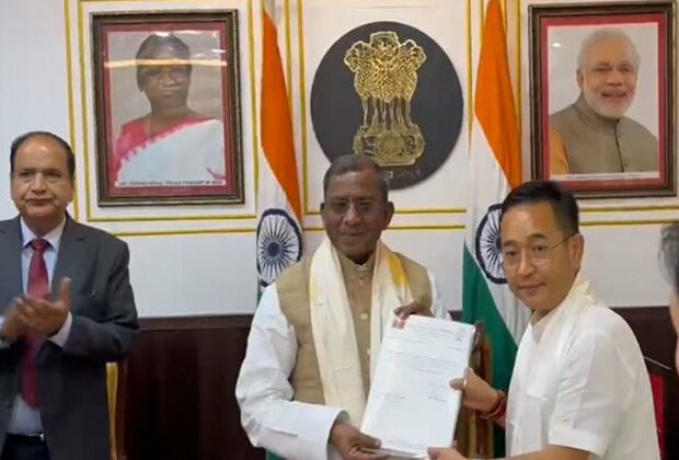 Sikkim: Prem Singh Tamang meets Governor, stakes claim to form new govt