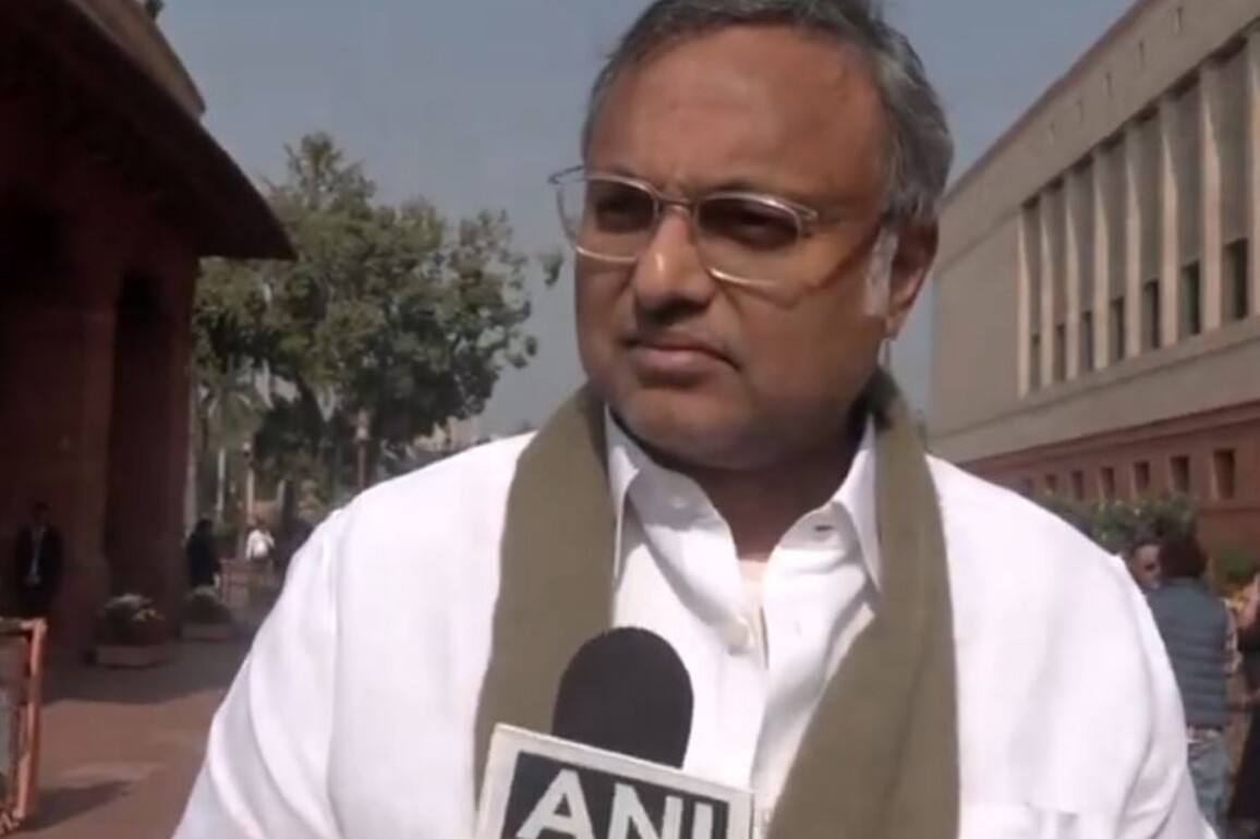 "Minister's words are hollow": Congress' Karti Chidambaram demands withdrawal of Sanchar Saathi app directive