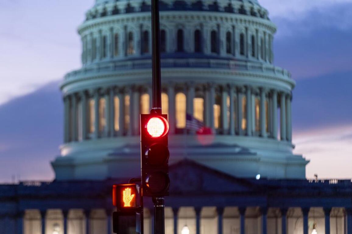 Xinhua Headlines: U.S. records longest gov't shutdown as partisan gridlock still intensifies
