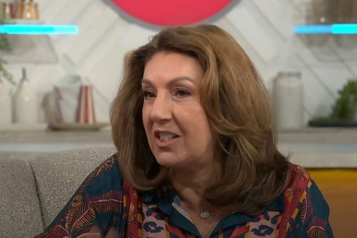 Jane McDonald admits she 'flirted outrageously' with Coronation Street star