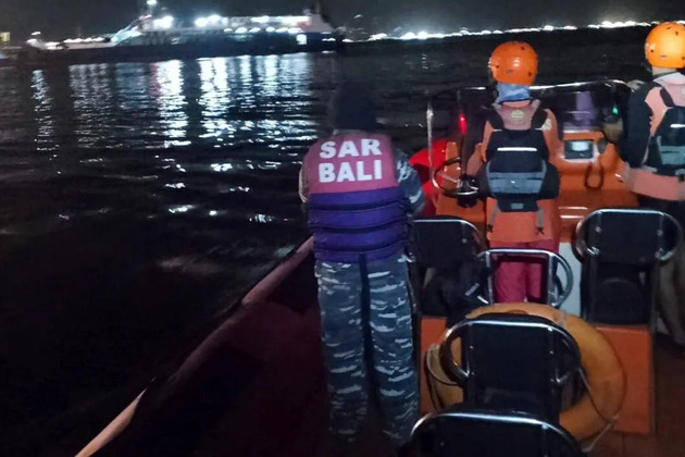 43 people missing after ferry sinks near Bali, Indonesia as rescuers search