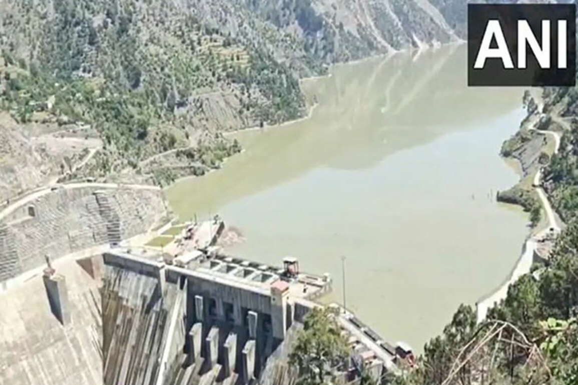 Locals, tourists welcome Centre's move to suspend Indus Waters Treaty, call for stricter action against Pakistan