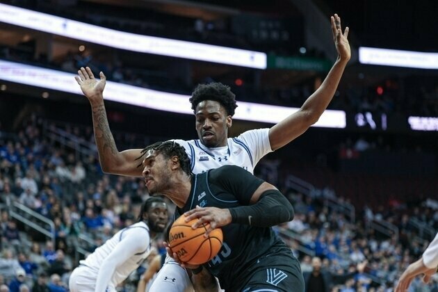 Eric Dixon leads Villanova's rally past Seton Hall