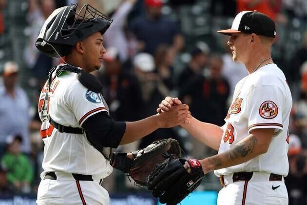 Giants looking for offense to turn around in visit to Reds