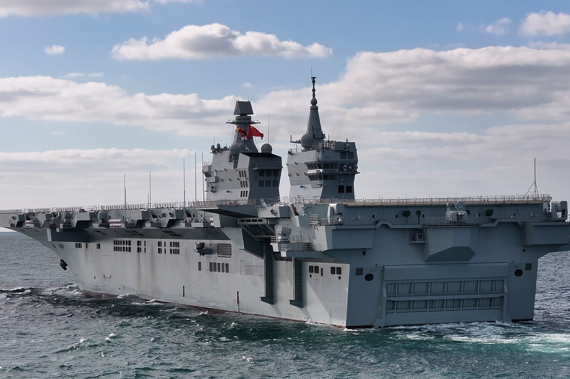 CHINA-AMPHIBIOUS ASSAULT SHIP "SICHUAN"-MAIDEN SEA TRIAL (CN)
