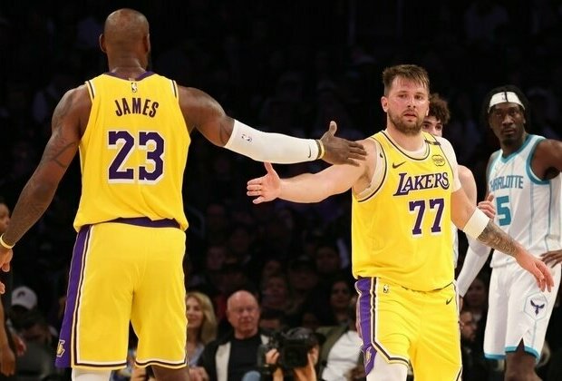 New-look Lakers out to change fortunes against Nuggets