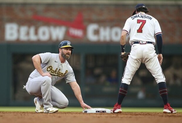 Braves score 7 in 7th inning, rout Athletics