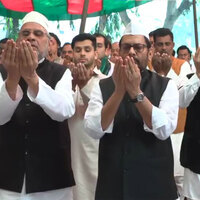 Leaders from Muslim community offer Namaz at Parliament Street Mosque on Eid ul-Fitr