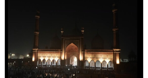 Eid-ul-Fitr 2026: Devotees gather at Delhi's Jama Masjid to offer Eid-ul-Fitr prayers; festivities begin